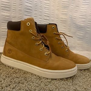 Women’s Timberland boot size 10
